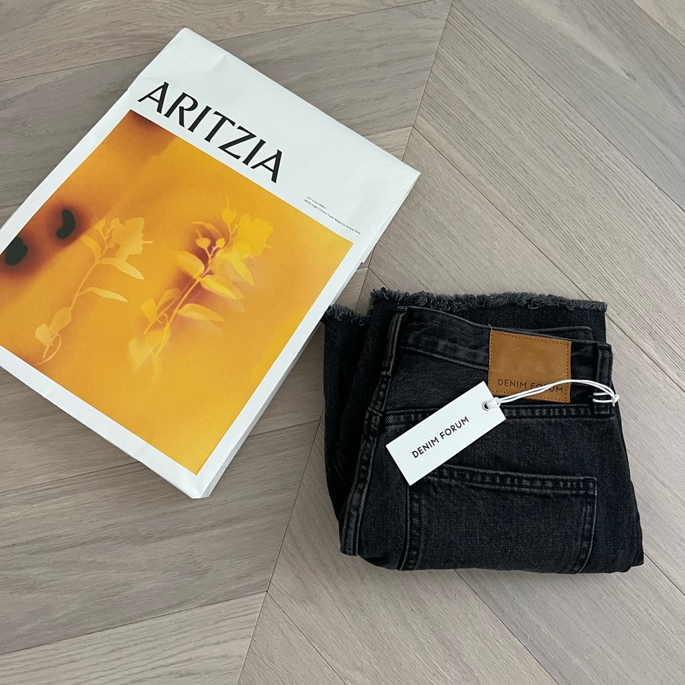 Boyfriend Mid Thigh Short - Denim Forum